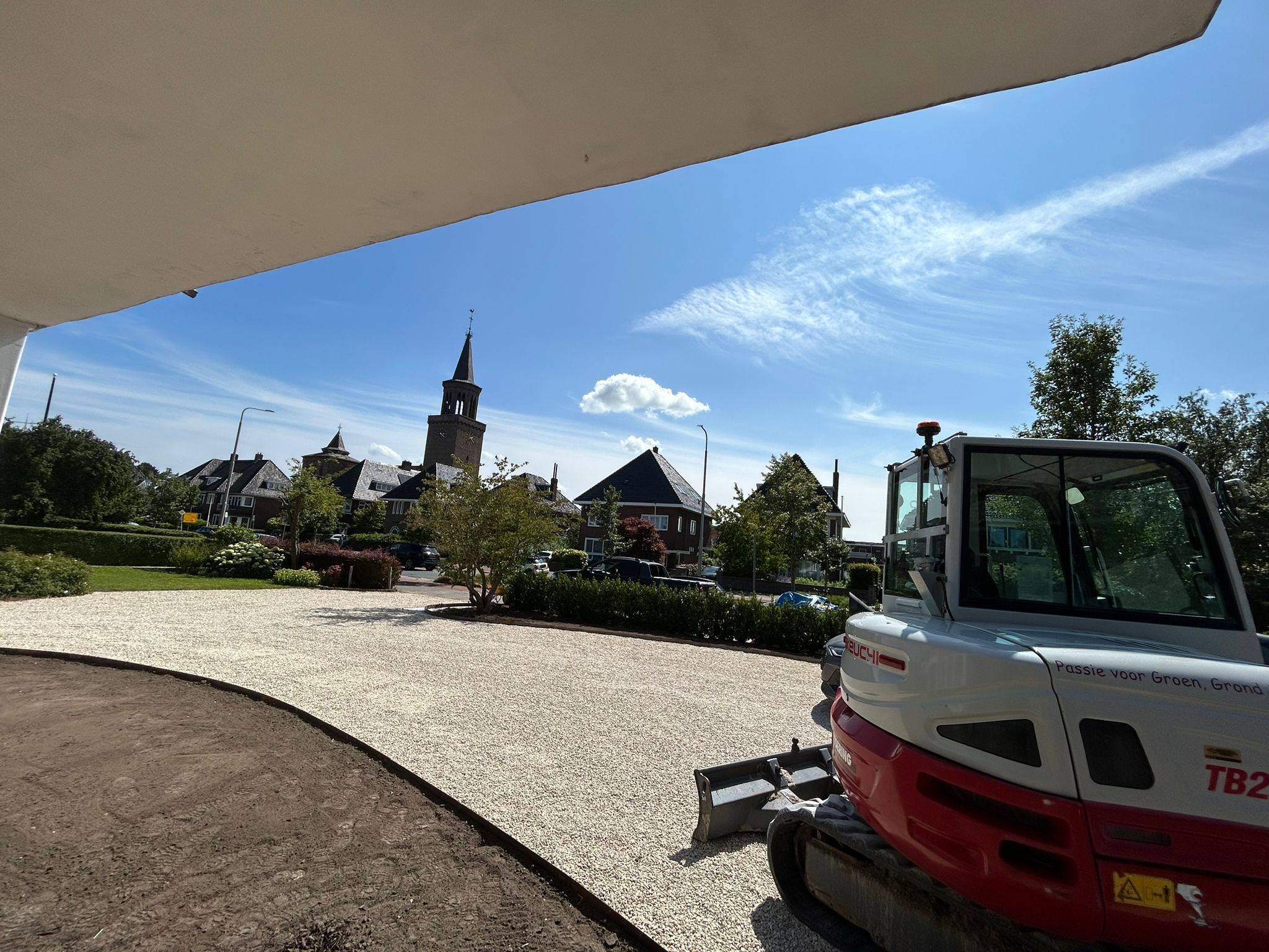 Sfeervolle tuin met beplanting